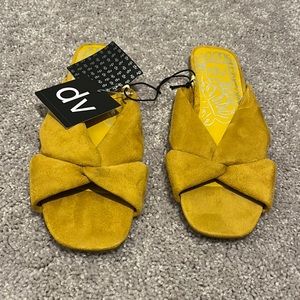 DV sandals